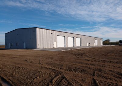 75 x 257 x 22 pre-engineered metal shop building Glenn CA roll up doors